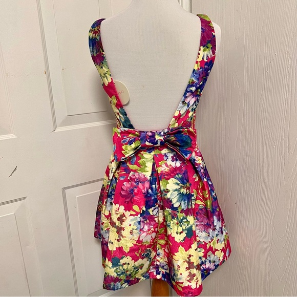 Luxxel Skater Dress with Bow A1 - Picture 3 of 8